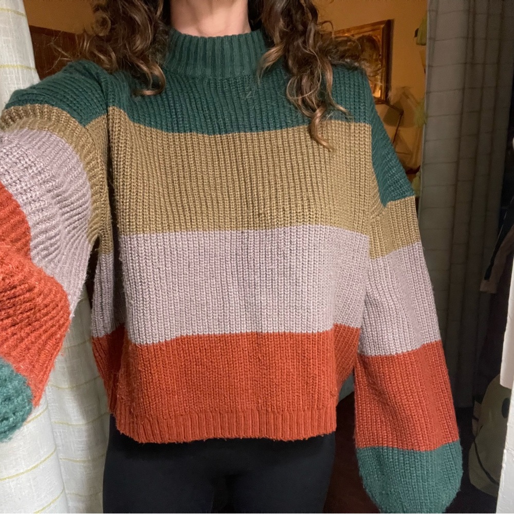 Warm and soft staple sweater!